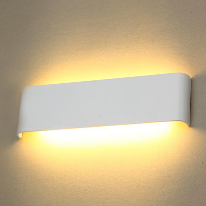 Schwarzes oder weißes dekoratives auf und ab das LED-Wand-Lampen-Licht modern
