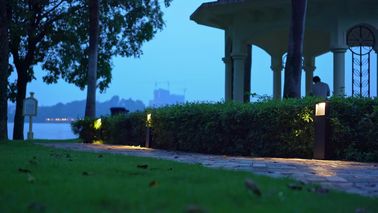 China Neuer Entwurf wasserdichtes LED Lampen-Licht und LED-Pollerleuchte für Garten-Dekoration fournisseur